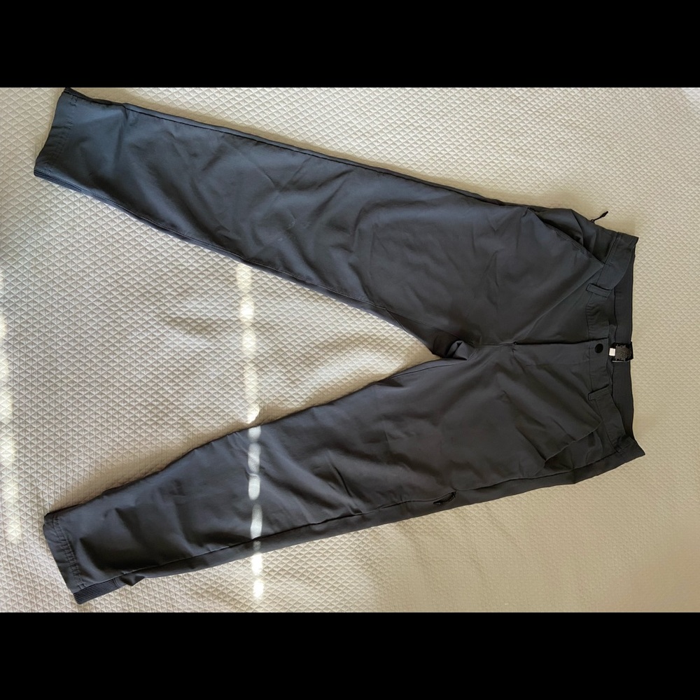 Light weight athletic pants